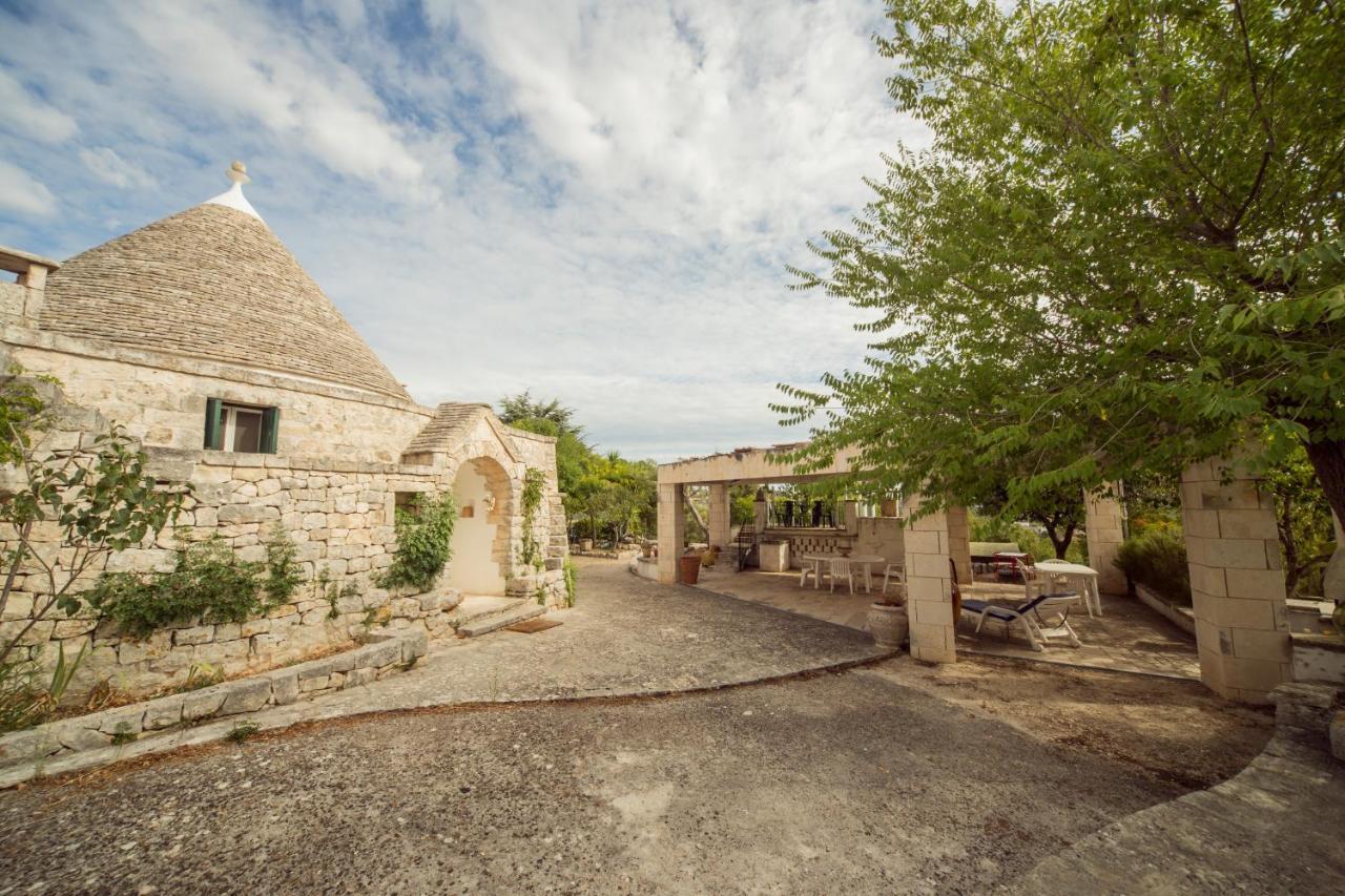 Trulli Girasoli E Viole Cocolicchio Exteriér fotografie
