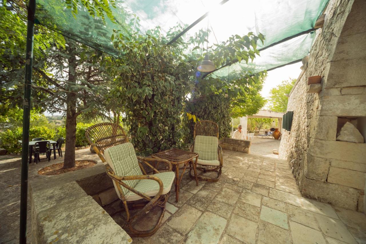 Trulli Girasoli E Viole Cocolicchio Exteriér fotografie