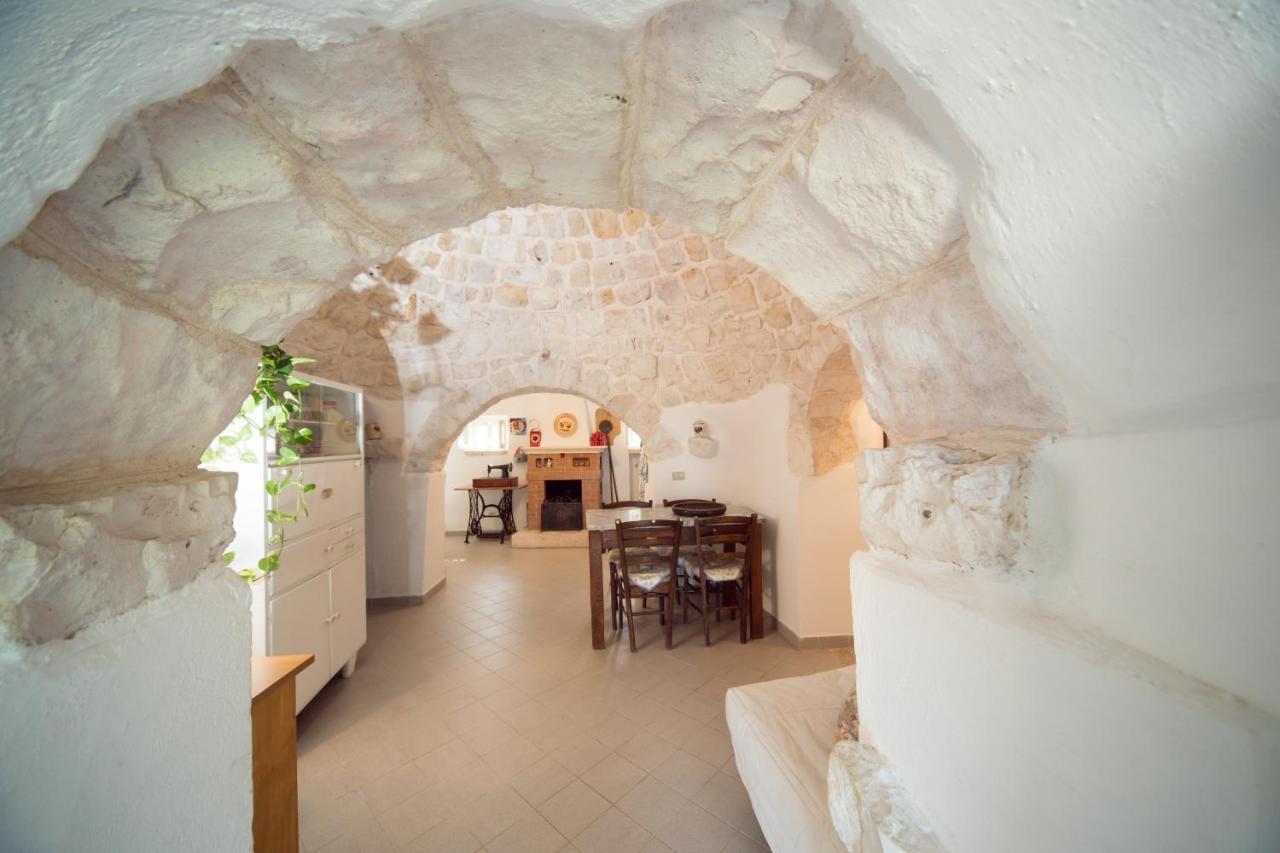 Trulli Girasoli E Viole Cocolicchio Pokoj fotografie