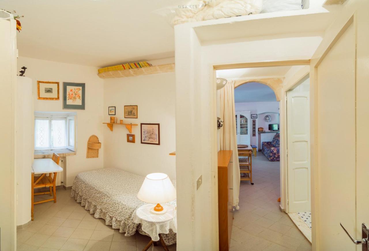 Trulli Girasoli E Viole Cocolicchio Pokoj fotografie