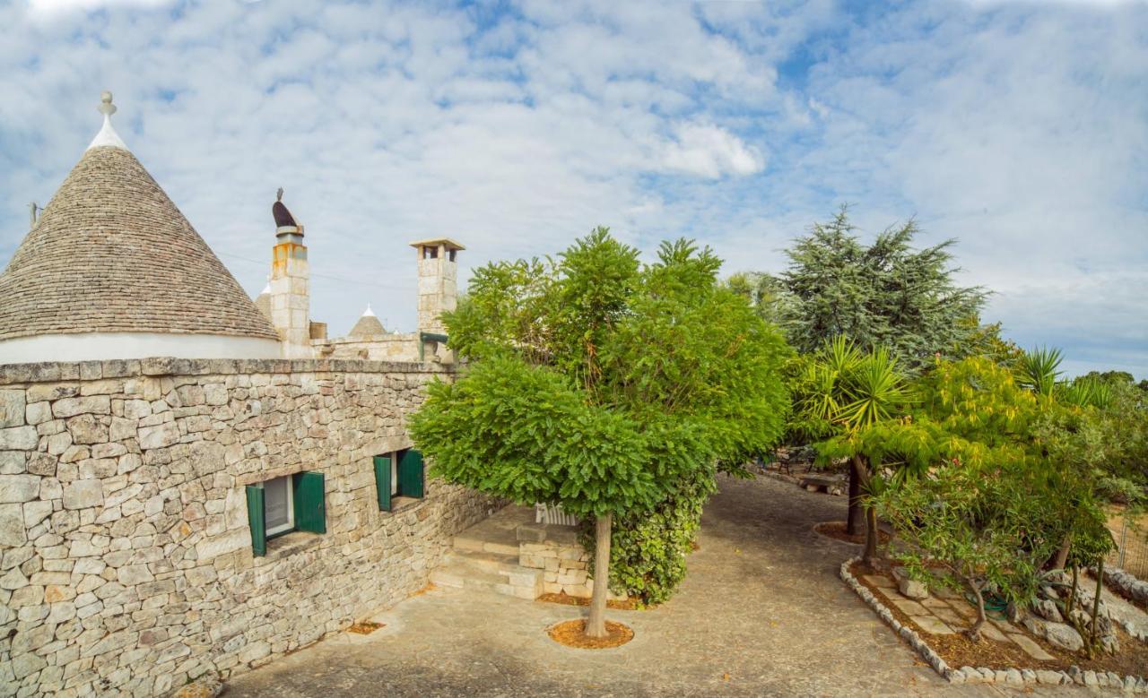 Trulli Girasoli E Viole Cocolicchio Exteriér fotografie