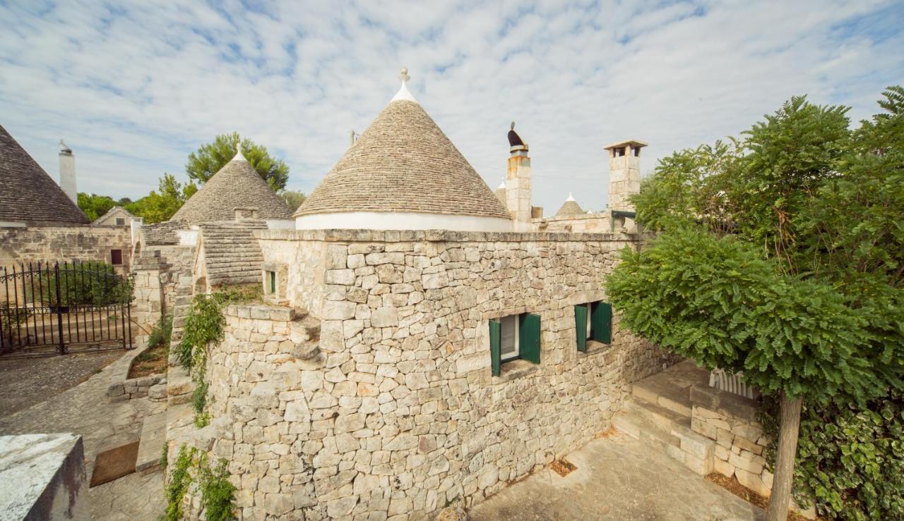 Trulli Girasoli E Viole Cocolicchio Exteriér fotografie