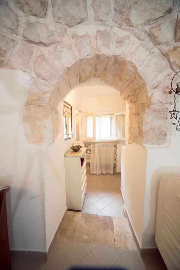Trulli Girasoli E Viole Cocolicchio Exteriér fotografie