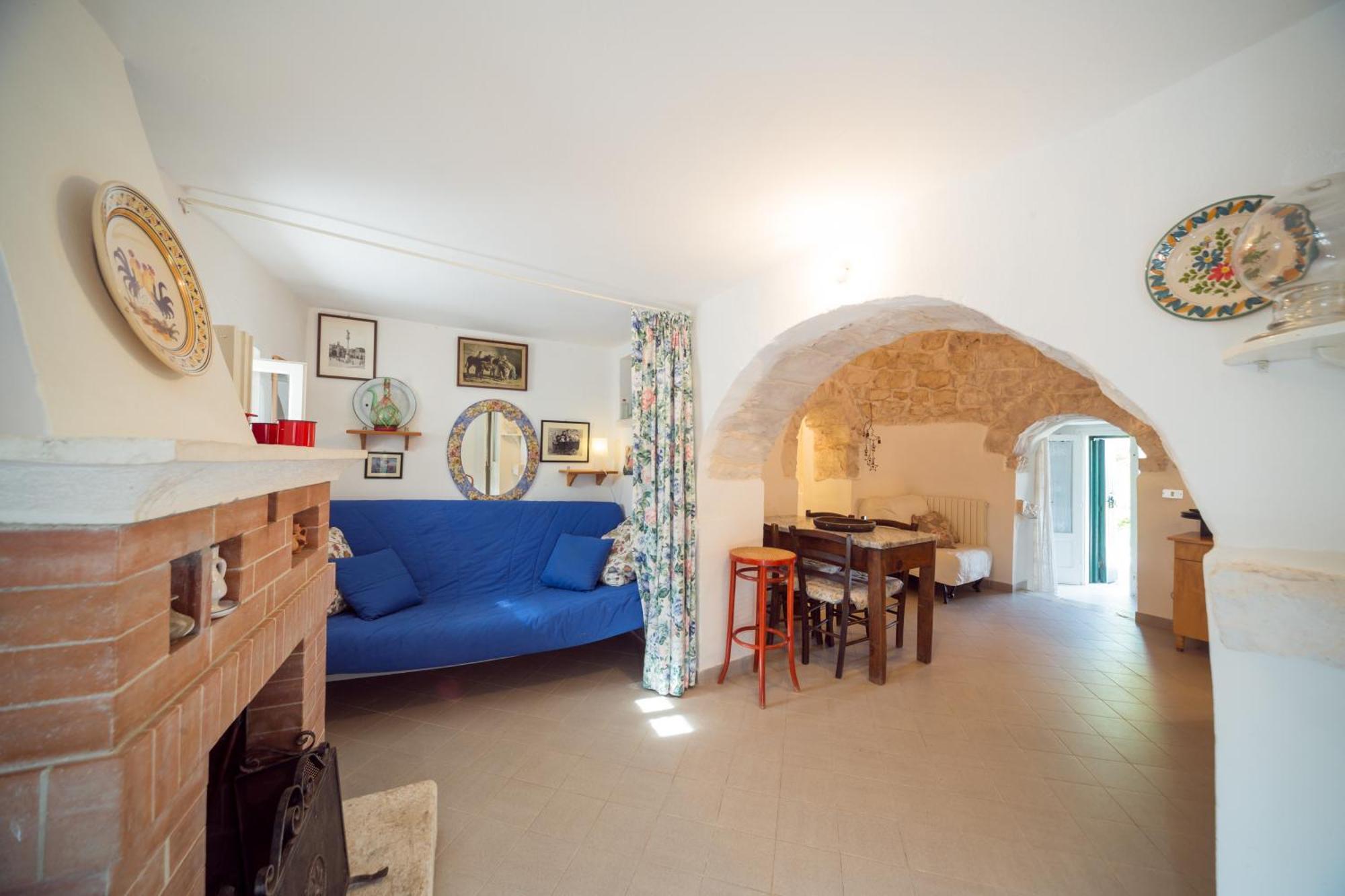 Trulli Girasoli E Viole Cocolicchio Pokoj fotografie
